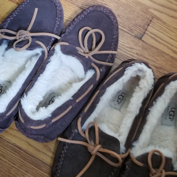 UGG Olsen Moccasin Style Slippers (m7, w9) - Picture 4 of 5